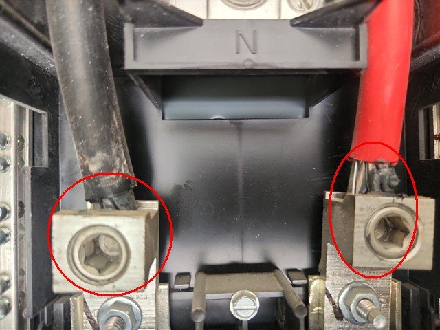 Aluminum feeder wires not coated with anti-oxidant paste